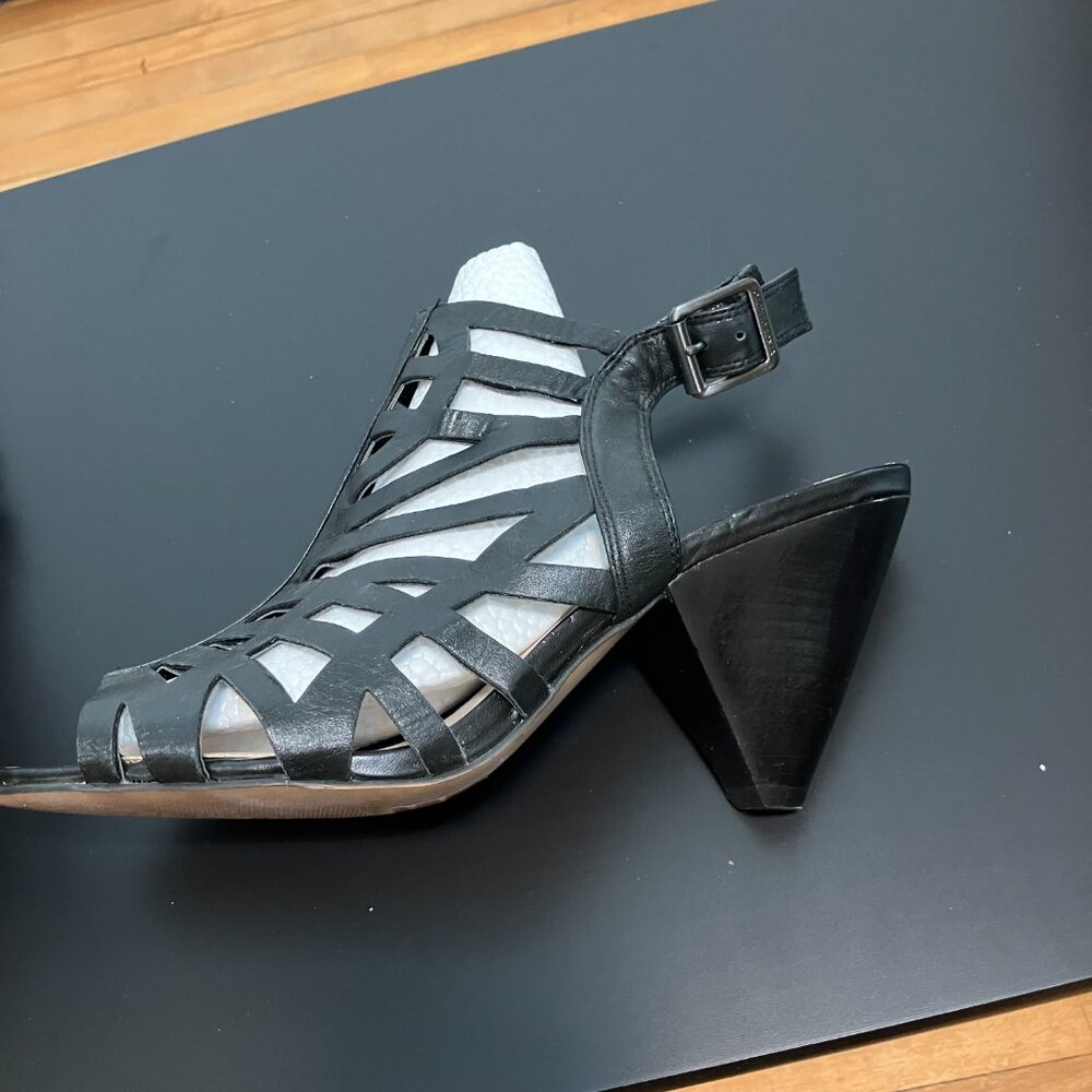 Vince Camuto Black Leather Sandals 10M NWOT/NWOB - Picture 7 of 10